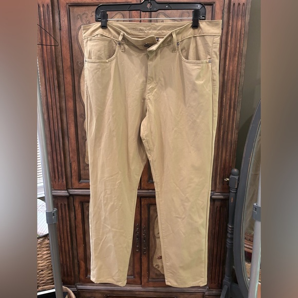 American Eagle Men’s Active Flex Khaki Chino Pants – Size 34x30 - Picture 5 of 6
